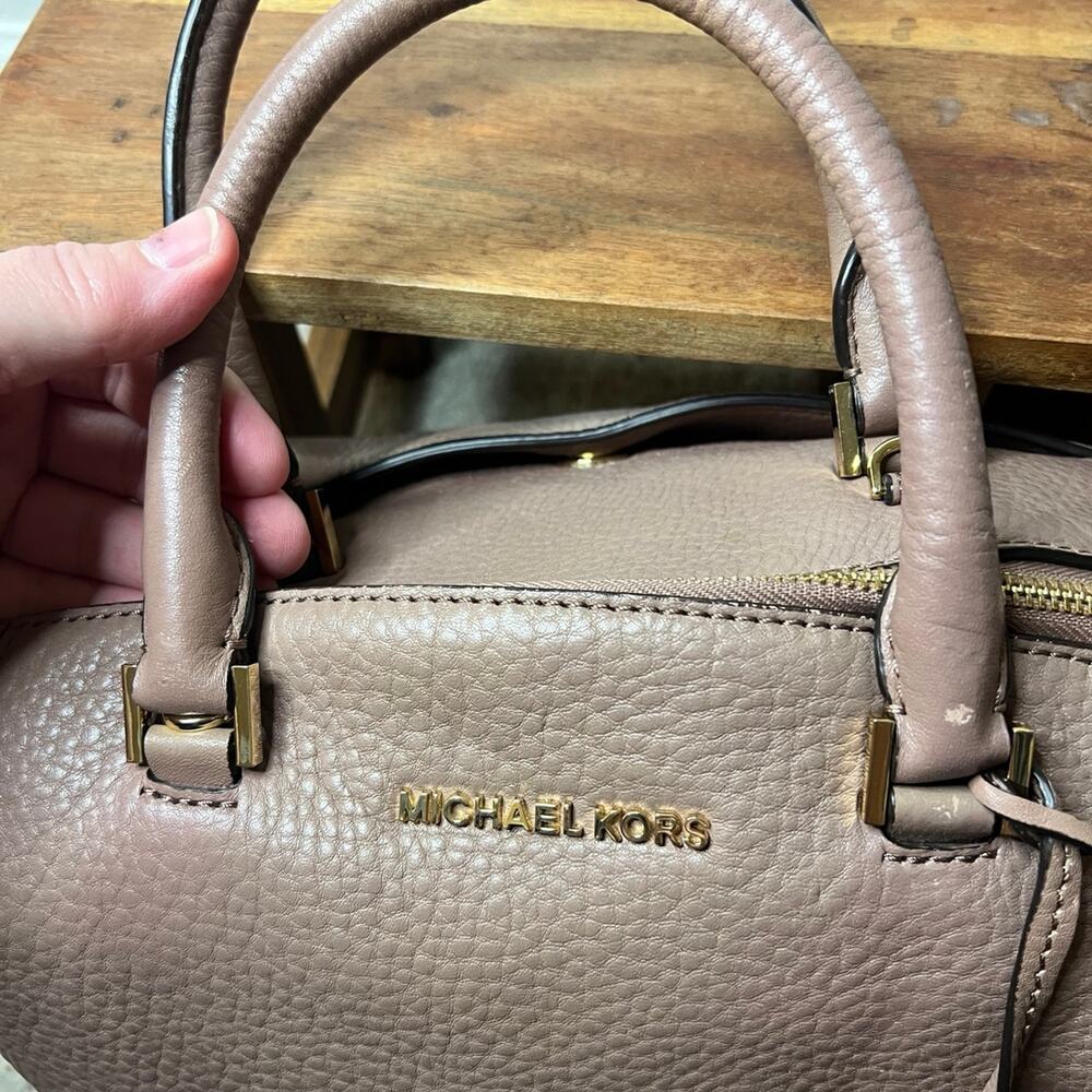 Michael Kors Handbag - Picture 6 of 9
